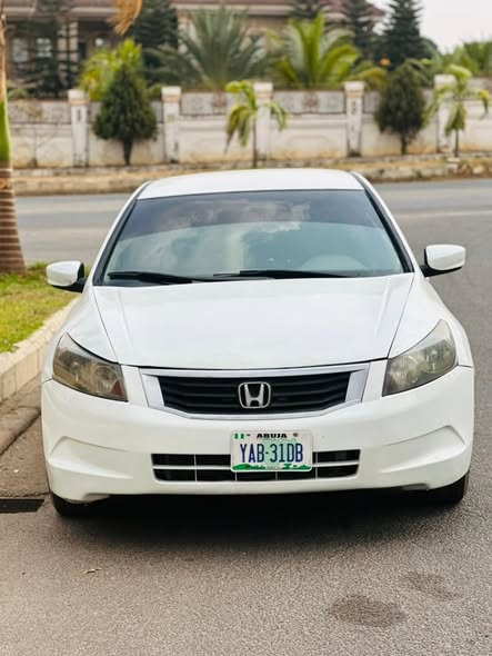 A picture of Honda account 2009 model everything is perfect is going for