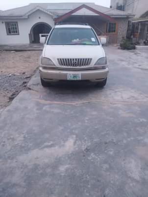A picture of Neatly used 2003 Rx300 pure first body Tokunbo standard untempered