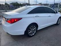 A picture of HYUNDAI SONATA SPORT 2012 13 ThumbStart 4plug Leather Seat Reverse