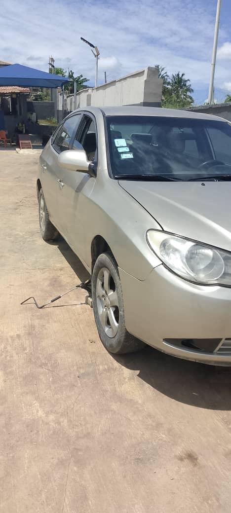 A picture of 2006 Hyundai Elantra Reg engine gear and AC works perfectly