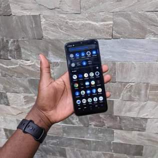 A picture of Realme c21y gb64 O6I2O4IO5O
