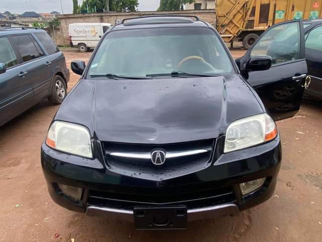 A picture of Acura MDX 2004 on belt