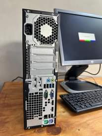 A picture of Hp desktop Computer full set