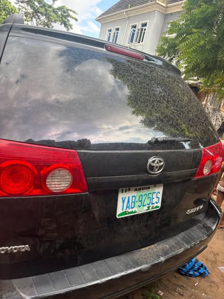 A picture of Distress sales 2007 Toyota sienna Engine Untempered Gear box is