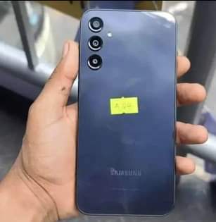 A picture of Samsung A24 gb 128