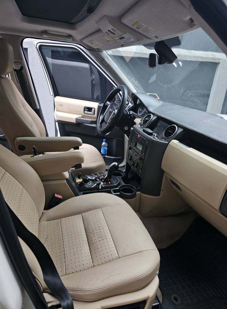 A picture of 2009 LAND ROVER LR3