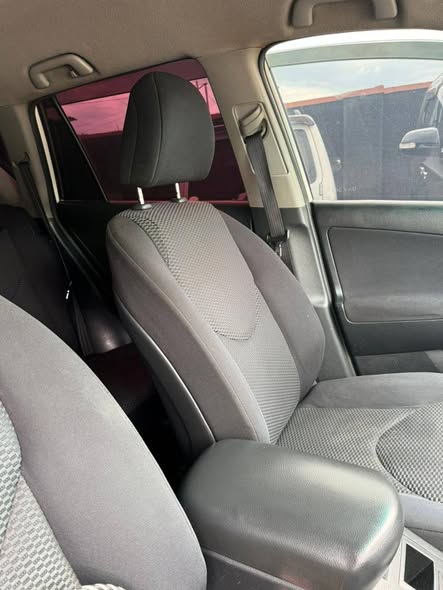 A picture of Available Uhs 18m 0702549830