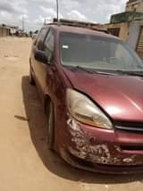 A picture of Toyota Sienna 05