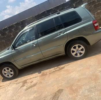 A picture of Price Splash Toyota Highland used 3 Seater 2005 2006 Registered
