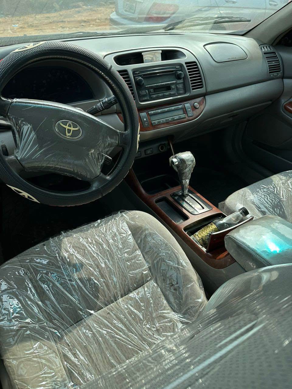 A picture of 2004 Camry car