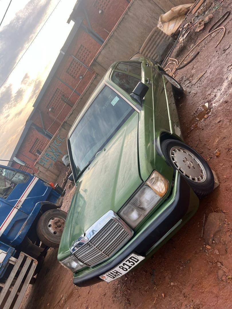 A picture of BENZ 10M CALL 0701488581 WHAT S APP 0776417404