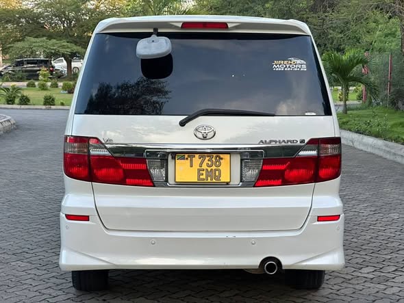 A picture of TOYOTA ALPHARD 6 CYLINDER