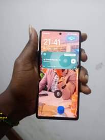 A picture of Pixel 6plain