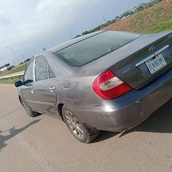 A picture of 2004 Toyota Camry V6 09075915852
