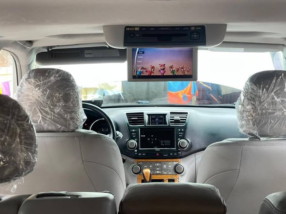 A picture of TOYOTA HIGHLANDER 2010 TOKS