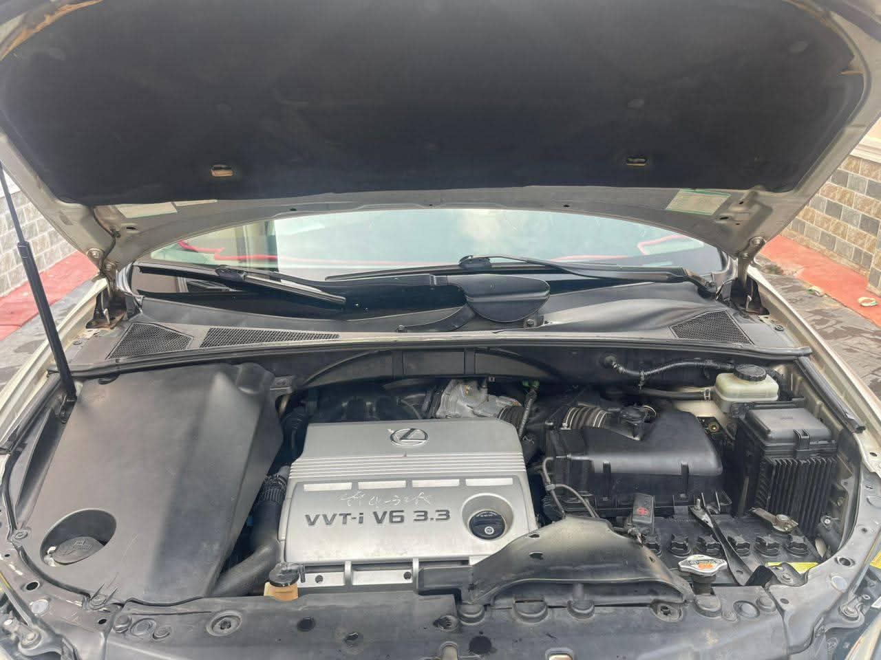 A picture of RX 330