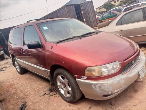 A picture of Nissan quest