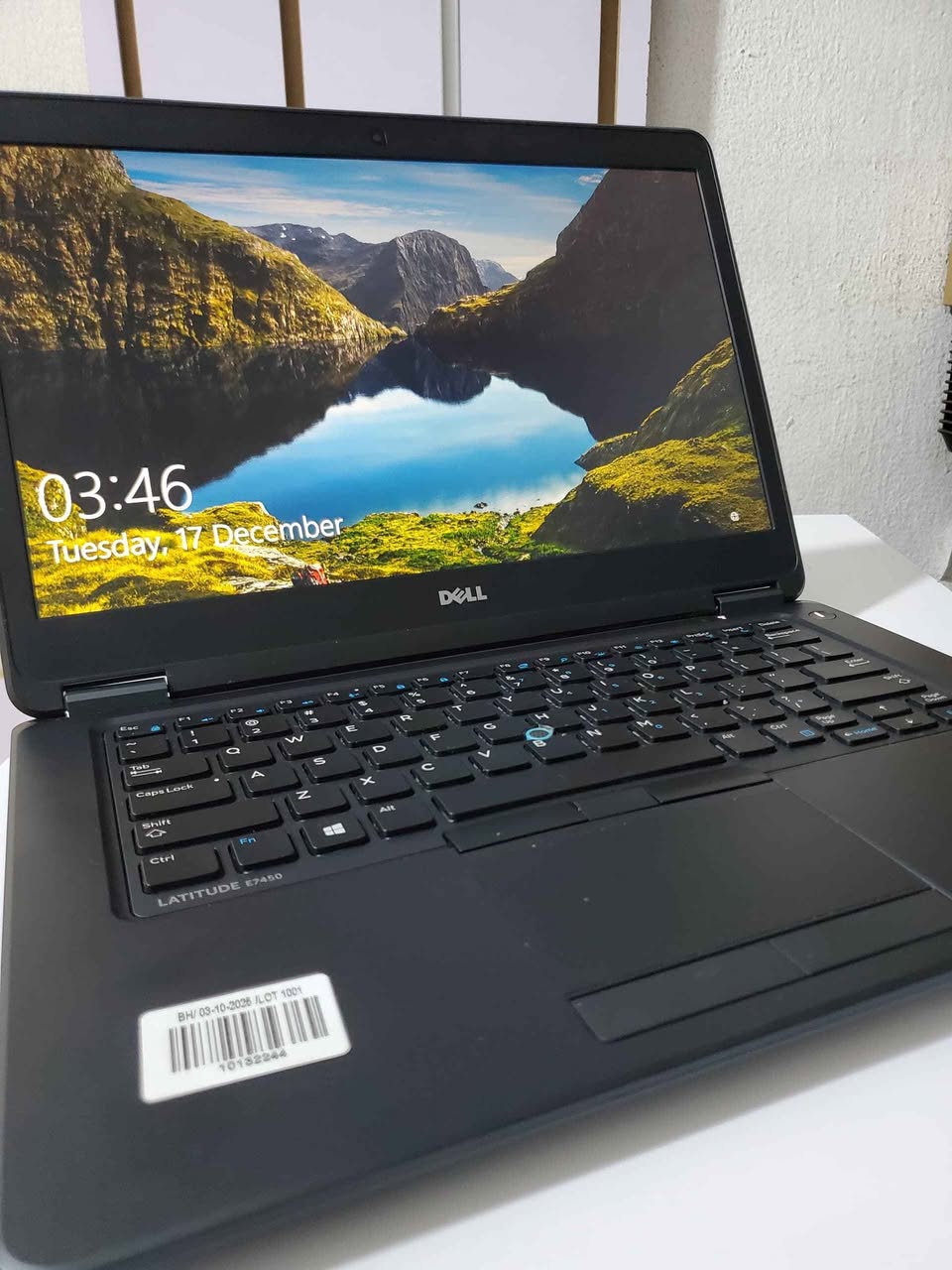 A picture of Dell 7270 i7 6th Gen 8gb ram 256ssd btry 6hrs