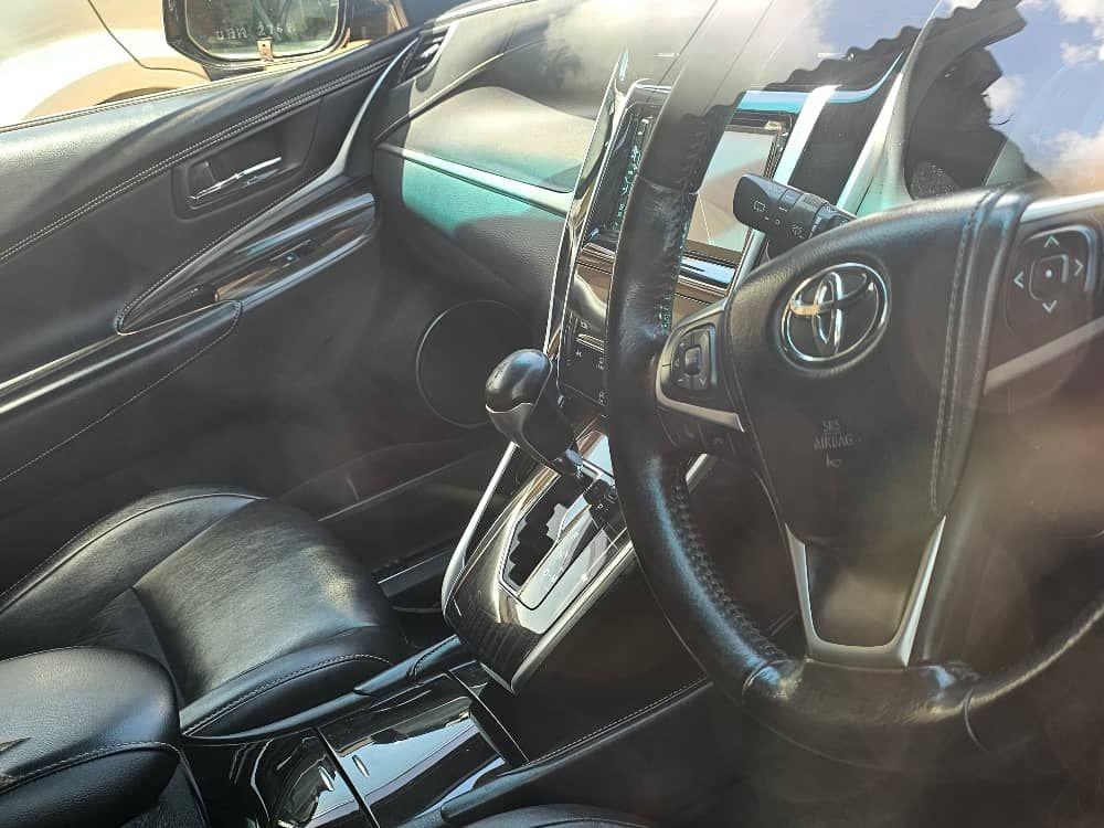 A picture of 2014 Toyota harrier
