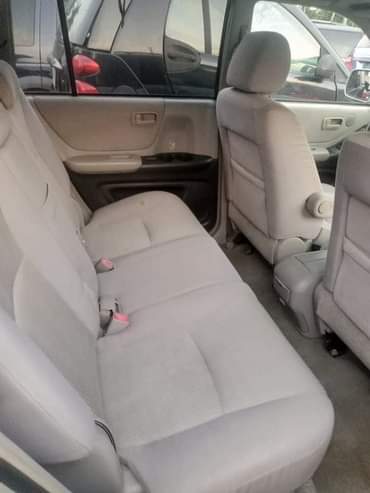 A picture of TAKAS MOTORS 07060931241 Pure and Raw Direct Belgium Toyota Highlander