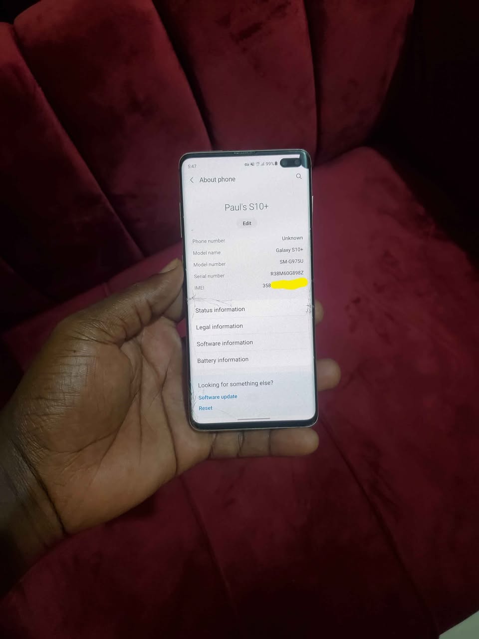 A picture of Samsung galaxy s10 cracked but working well at just 300k