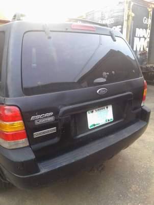 A picture of 2004 Ford Escape