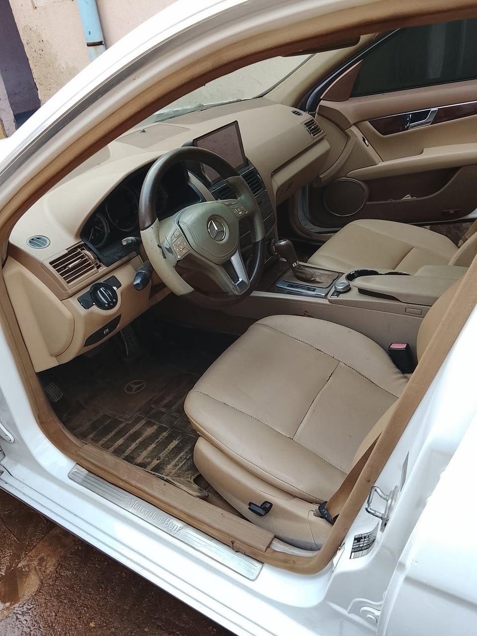 A picture of C300 Mercedes Benz