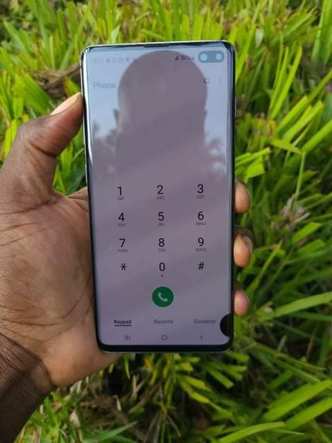 A picture of Samsung galaxy S10
