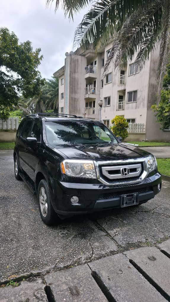 A picture of 2012 Honda pilot