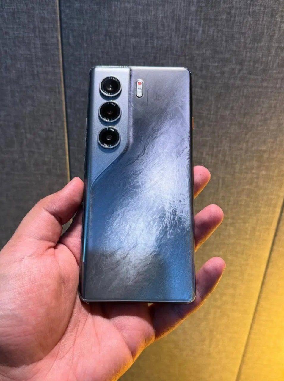 A picture of Tecno Camon 40 pro on sale 400k