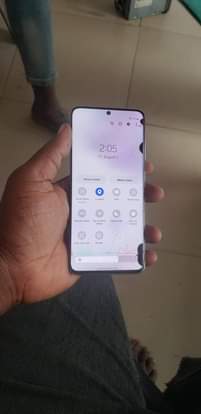 A picture of SAMSUNG S20 5G GB 128 RAM 12 GB