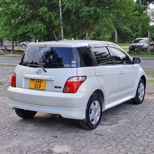A picture of  TOYOTA_IST_0620356906
