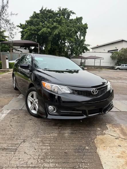 A picture of Foreign used Toyota Camry SE 2014