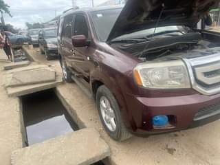 A picture of Honda pilot