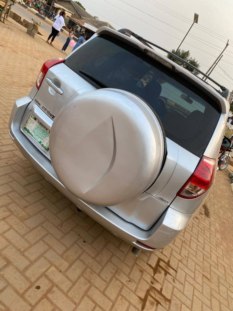 A picture of Toyota RAV4 2008