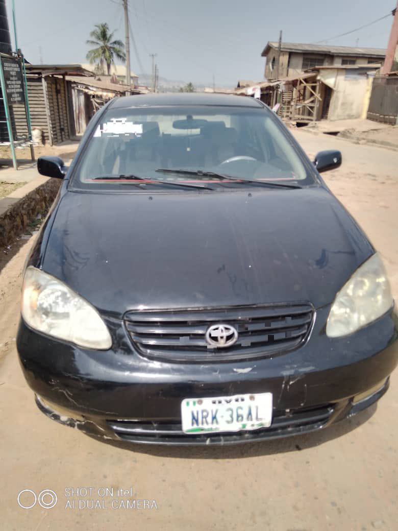 A picture of Toyota Corolla 04