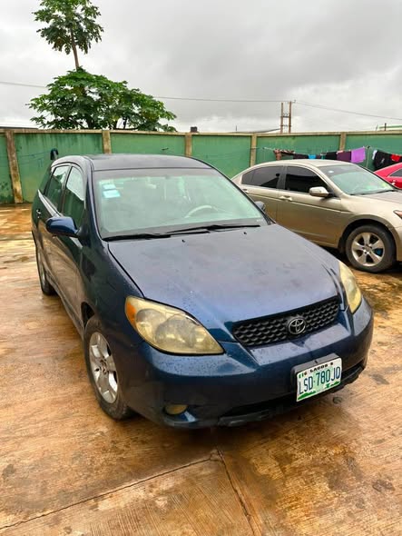 A picture of Toyota Matrix 2005