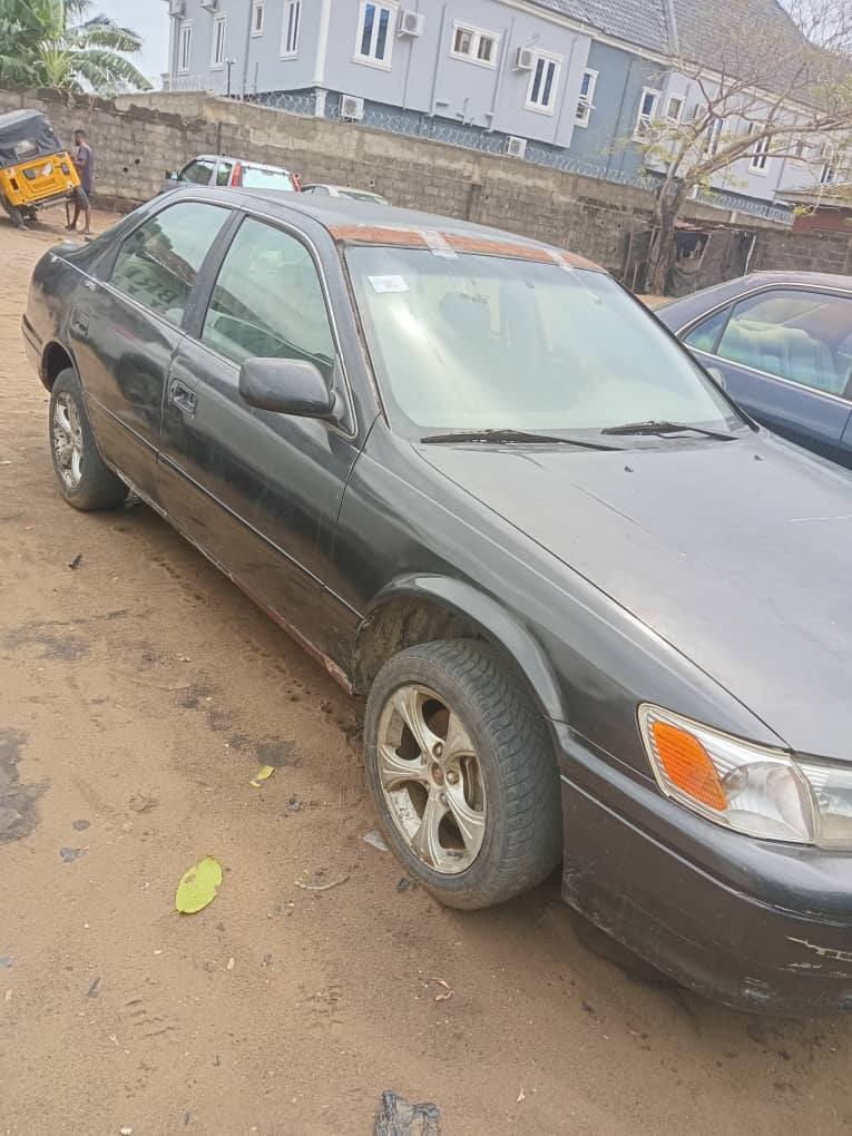 A picture of Toyota Camry 07043283348