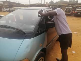 A picture of Toyota previa manual