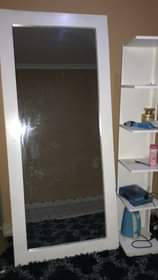 A picture of meza na dressing table