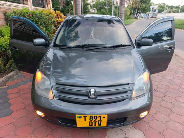 A picture of Toyota ist