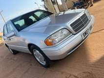 A picture of Mercedes Benz C180 Belgium Escape AC chilling 2 1m Location