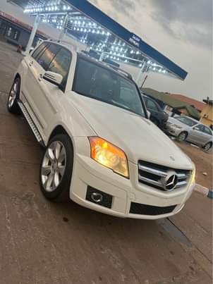 A picture of Mercedes GLK350 4matic