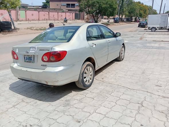 A picture of DEALER MARKET 2007 TOYOTA COROLLA ENGINE IS SMOKING GEAR IS