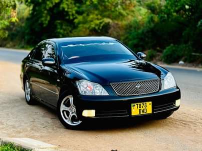 A picture of TOYOTA CROWN ATHLETE GOOD NEW FOR SELL 16.5M OR EXCHANGE
