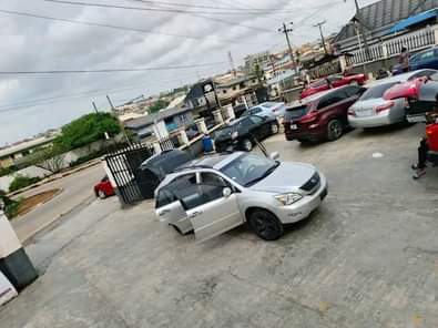 A picture of Give me 8 800 00 for this 2007 Lexus RX350