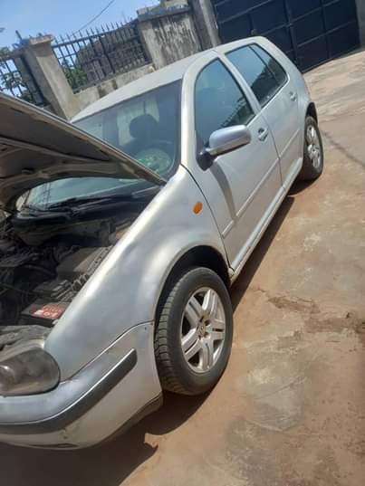 A picture of Golf 4 for sale. First body. Call 07061491876