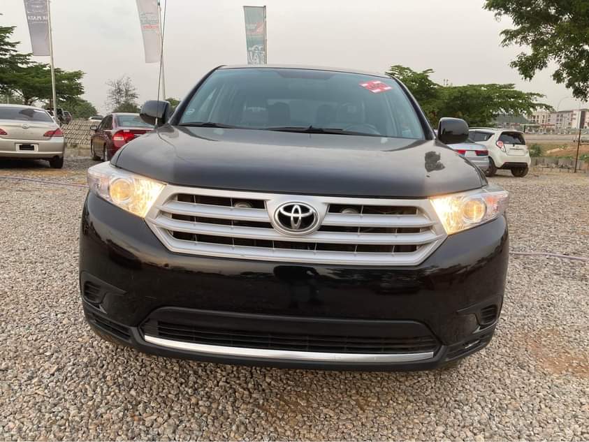 A picture of 2013 TOYOTA HIGHLANDER