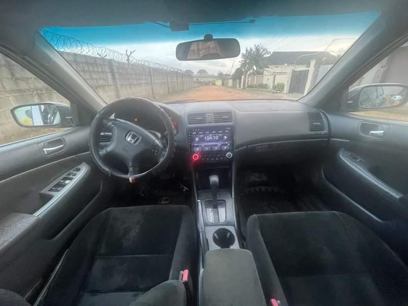 A picture of 2006 HONDA DC 4 Plugs Sound Engine and Gearbox AC