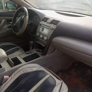 A picture of Toyota camry 09